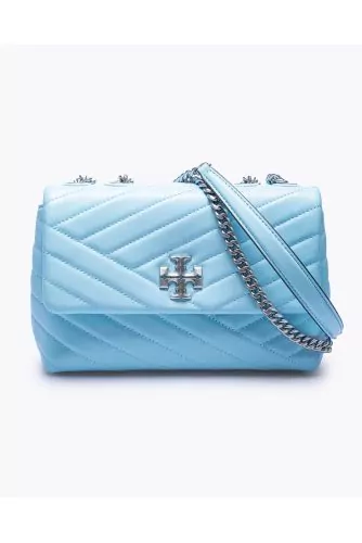 Sac Tory Burch "Kira" bleu, rabat matelassé, logo et chaîne en métal